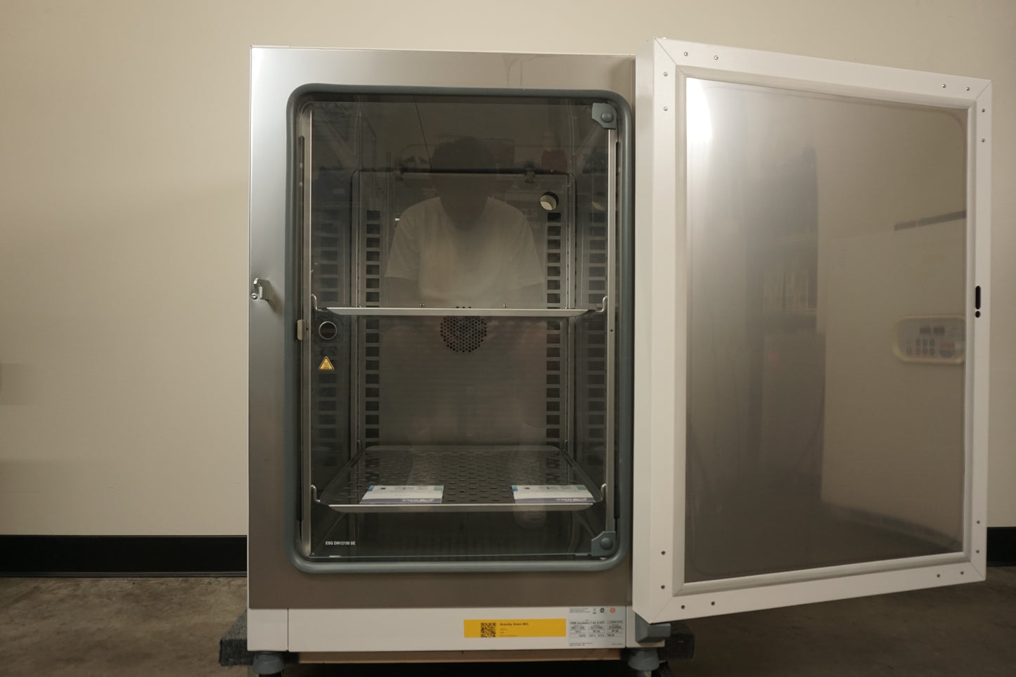 VWR Forced Air Microbiological Incubator