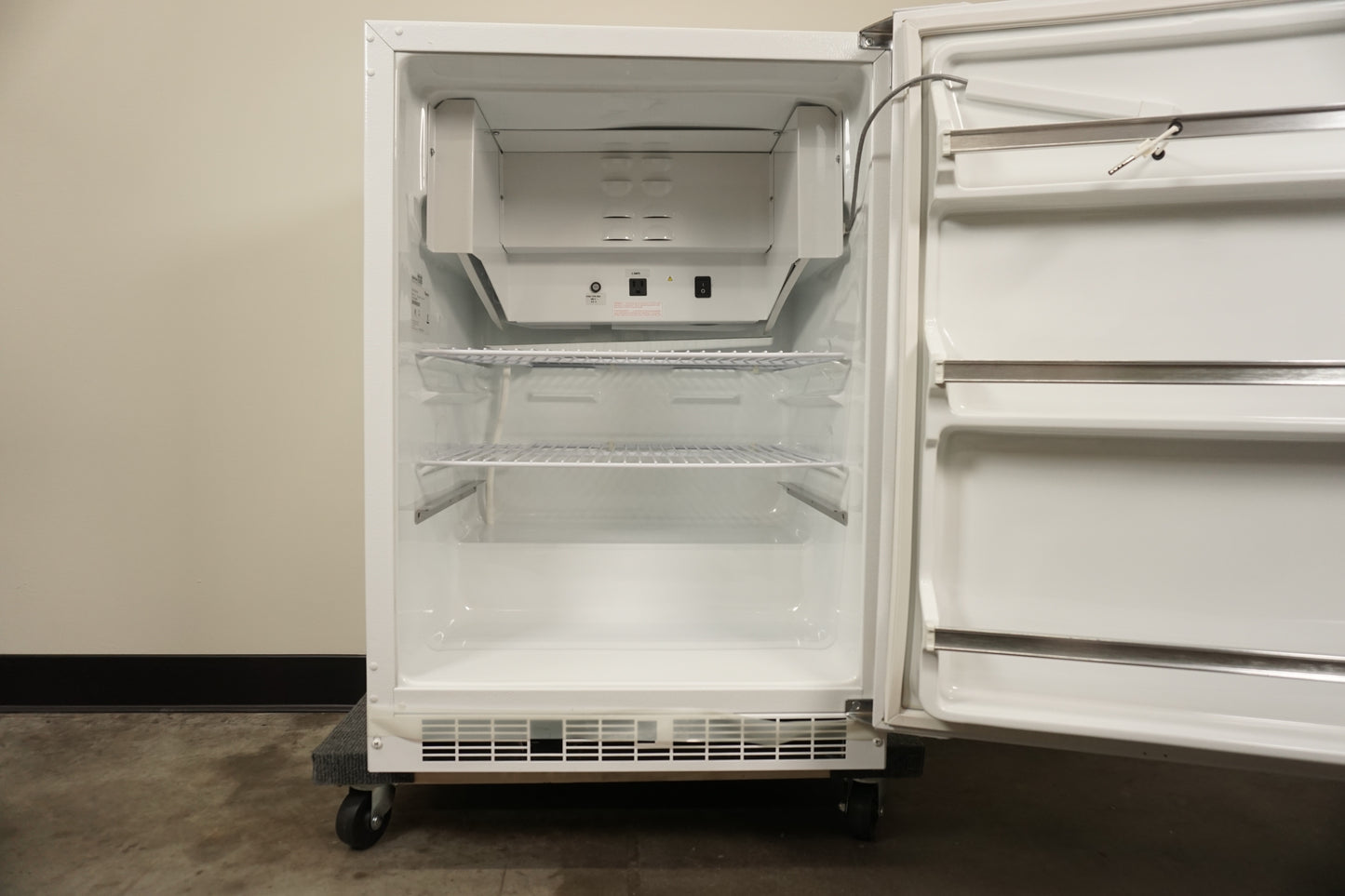 Thermo Scientific PR205745R Large Capacity Refrigerated Incubator