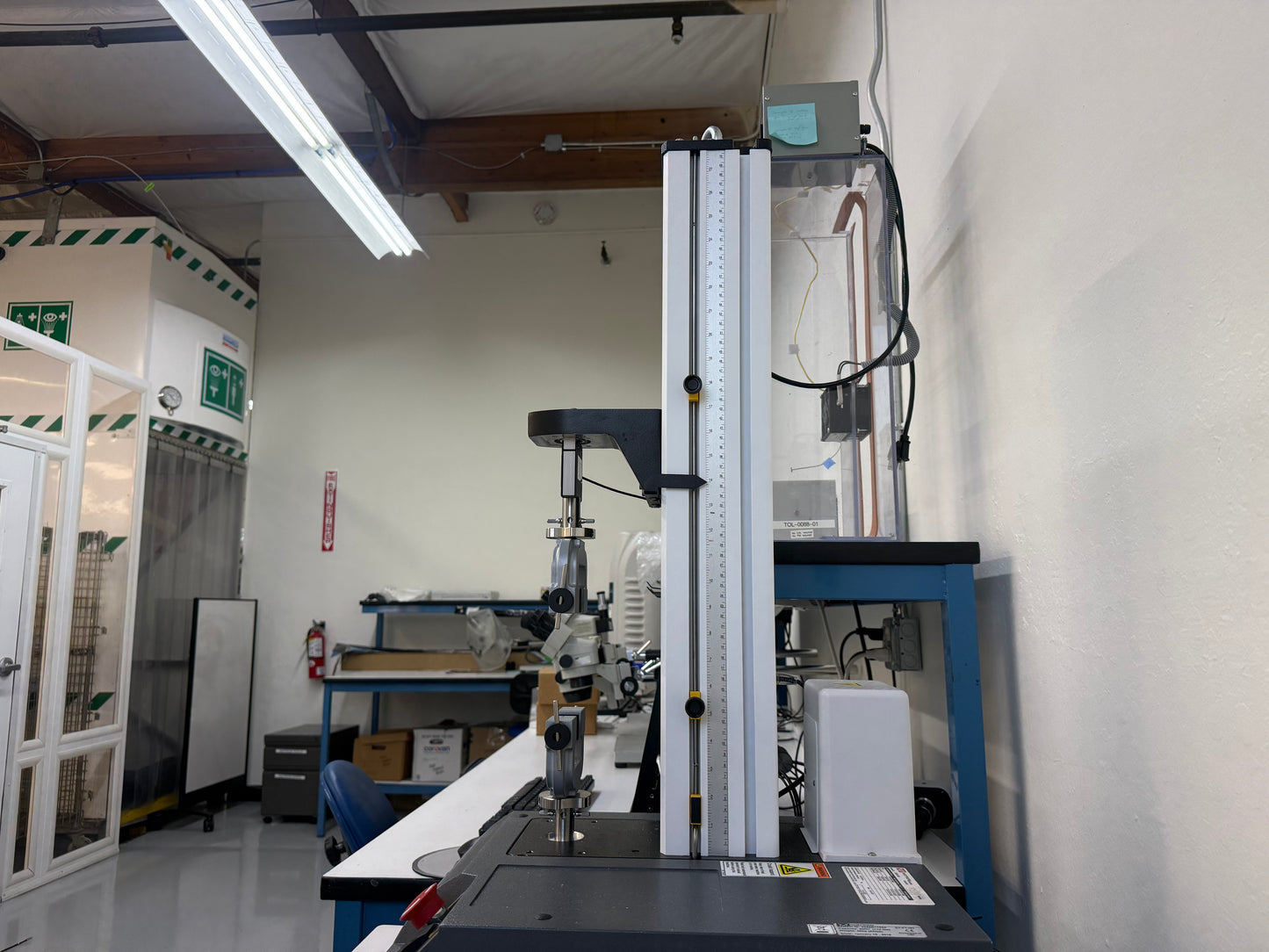 Instron 3342 Single Column Testing System